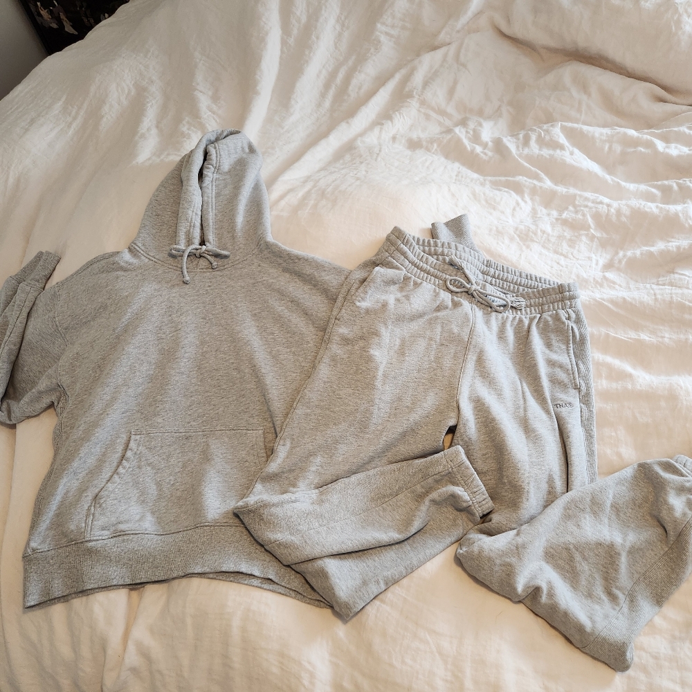 Aritzia TNA sweat set